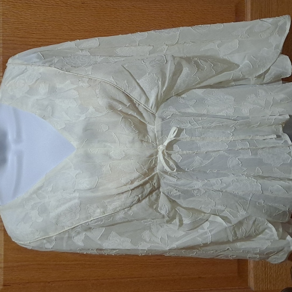 NWT Maurices White Flounce Sleeve Blouse - Picture 3 of 7